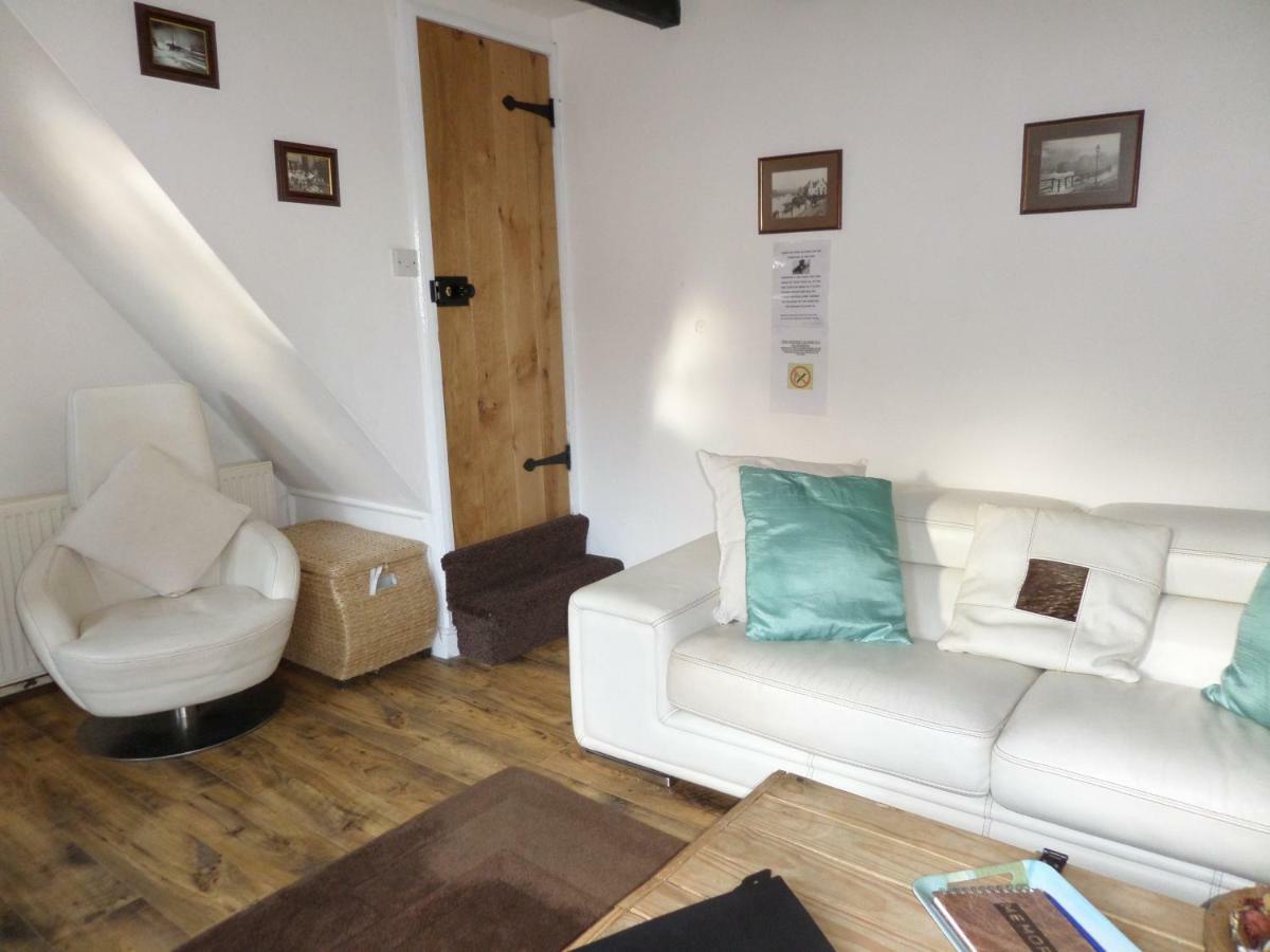 Award Winning Pet Friendly Paddock Holiday home Whitby