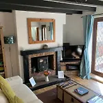 Award Winning Pet Friendly Paddock Cottage