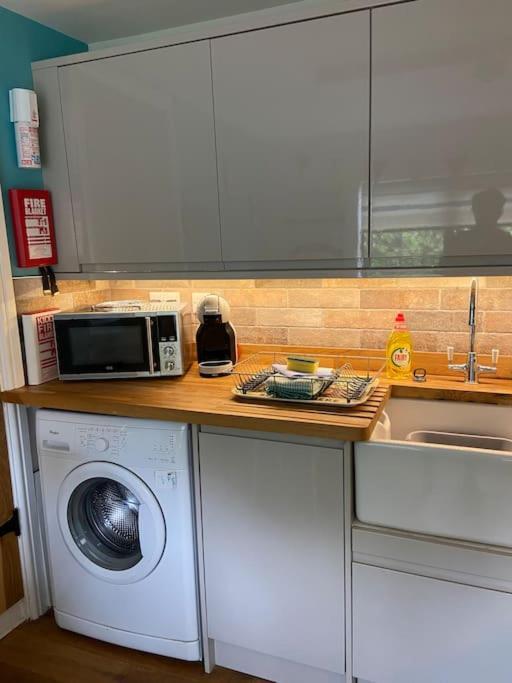 Award Winning Pet Friendly Paddock * Whitby
