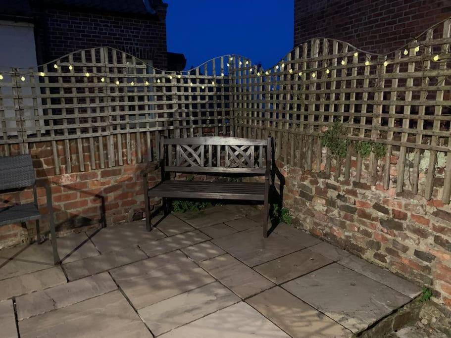 Award Winning Pet Friendly Paddock Holiday home *